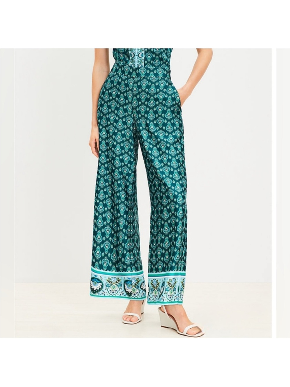 NWT Ann Taylor LOFT Pull on Wide Leg Pants with Pockets Size Medium